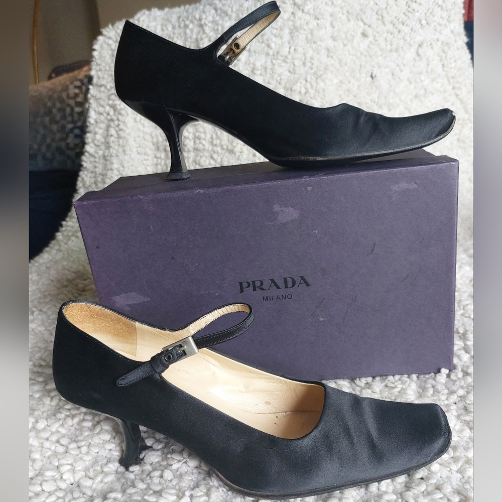 Prada Mary Jane's with kitten heel in black satin size 39 (9)